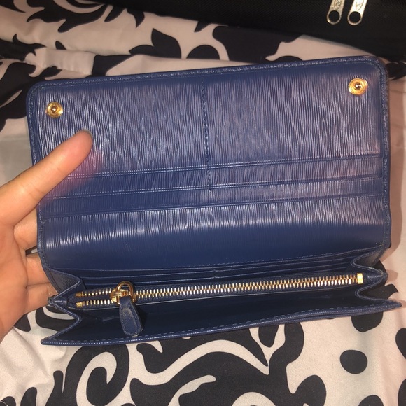 PRADA WALLET - Picture 5 of 9